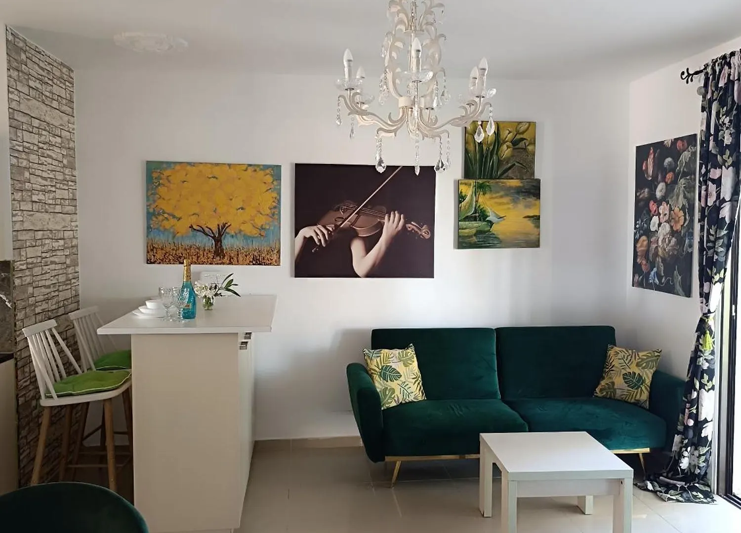 Garden Art Apartment Perivolia