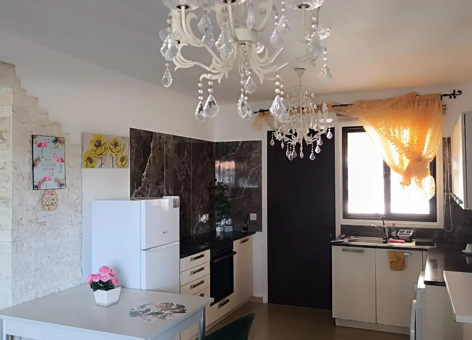 Garden Art Apartment Perivolia